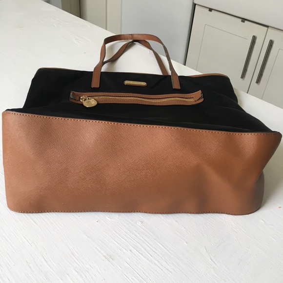 Michael Kors Tote Bag, barely used - Picture 7 of 7